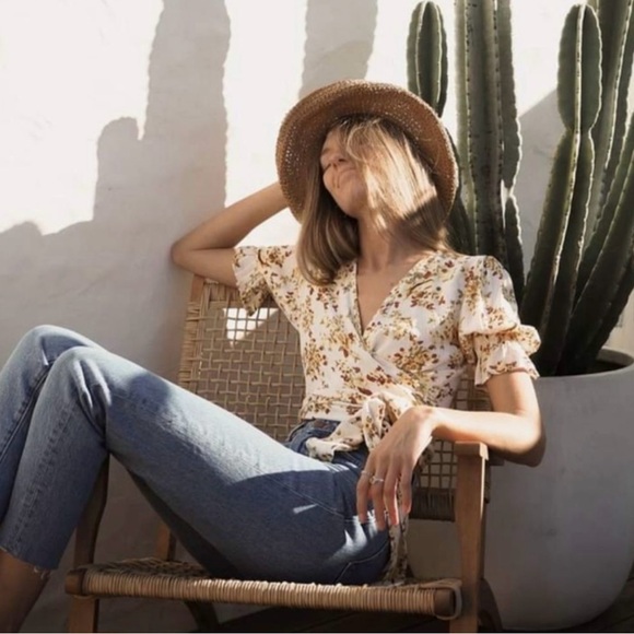 Faithfull the Brand Mali Wrap Top in Off White Goldie Floral Size XS - Picture 2 of 7